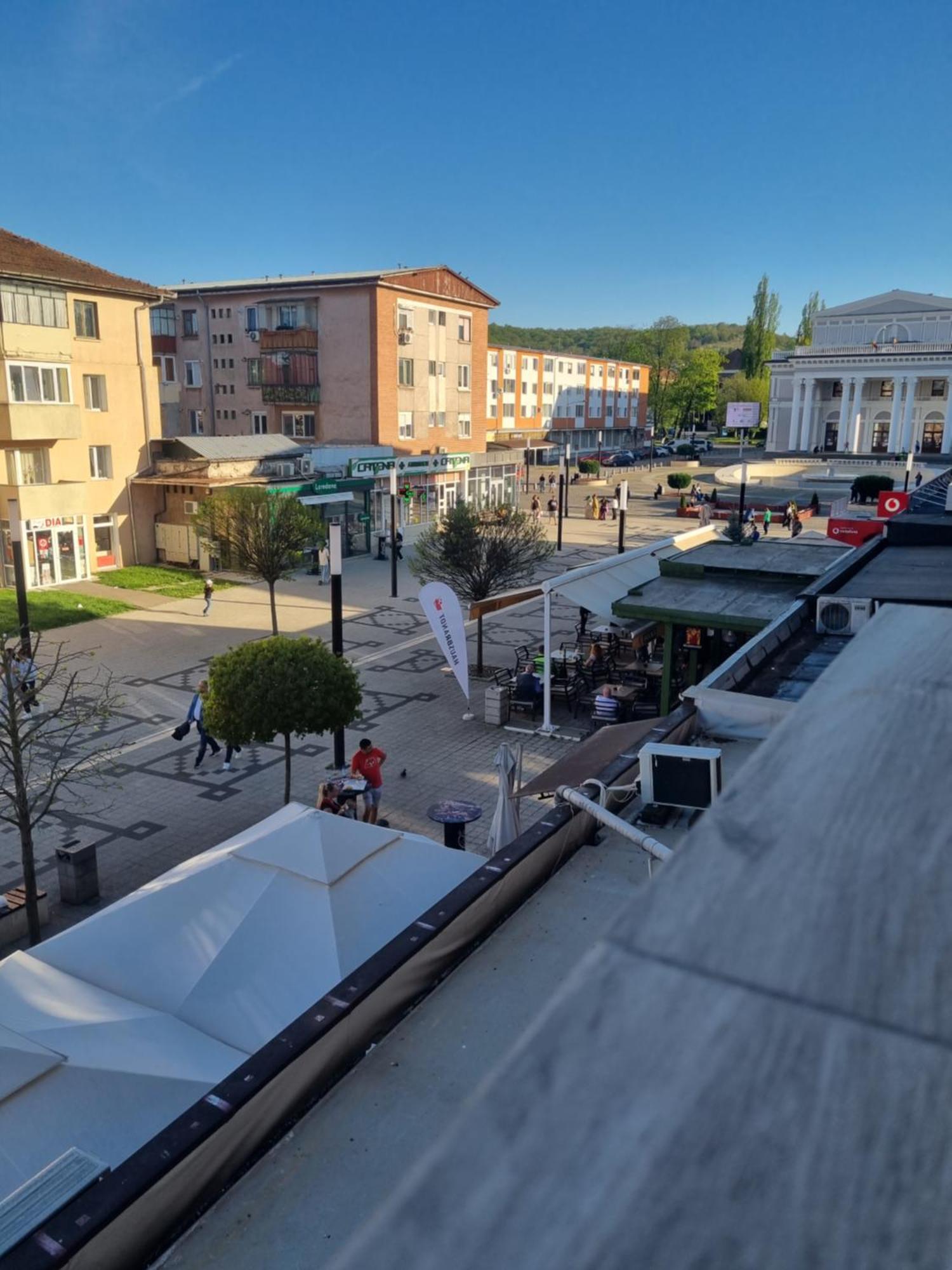 Apartament Central Pe Pietonala Nr2 Vajdahunyad Kültér fotó