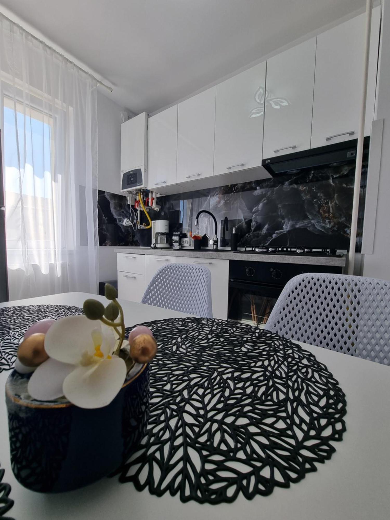 Apartament Central Pe Pietonala Nr2 Vajdahunyad Kültér fotó
